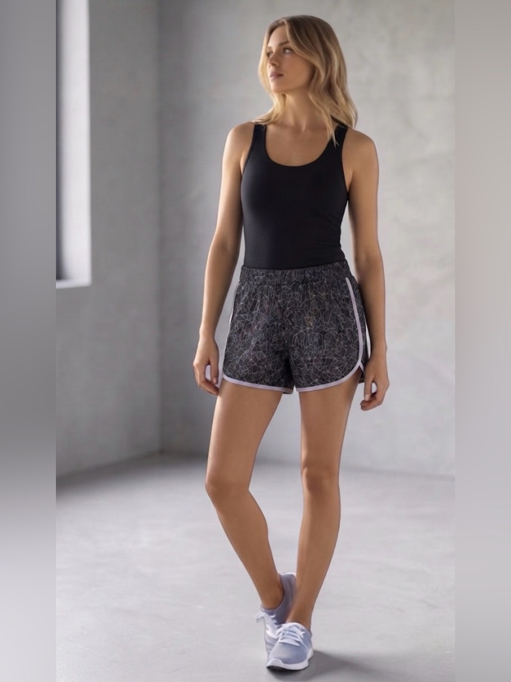 Size XL - Unlined Athletic Shorts - Black Geometric